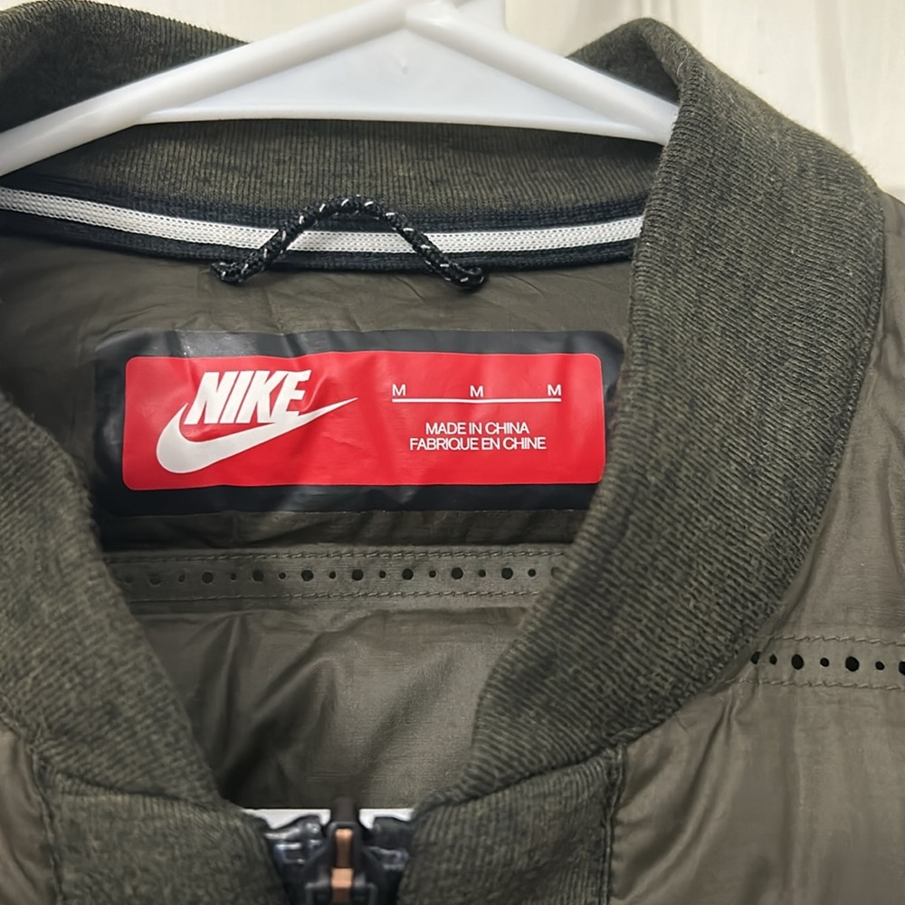 Nike puffer jacket - Picture 2 of 3